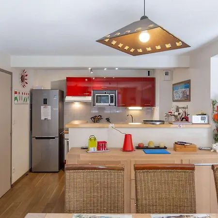Proche Village - 10 Pers. - Fr-1-403-115